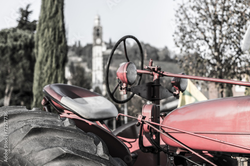 Fotoroleta rolnictwo traktor niebo stary