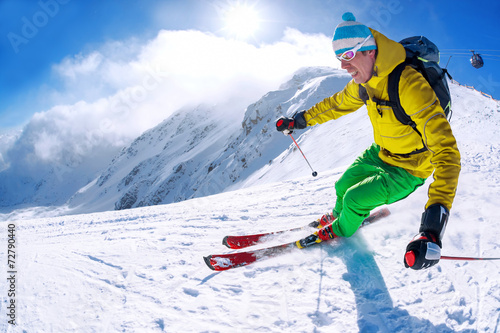 Plakat narciarz śnieg mężczyzna piękny natura