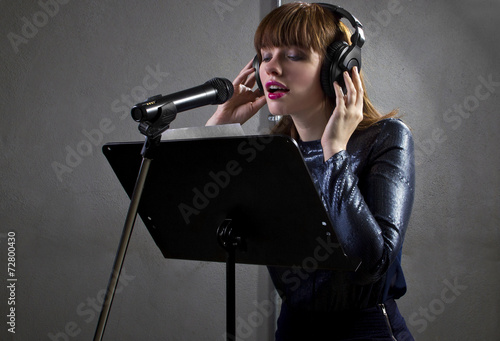 Fototapeta dziewczynka jazz karaoke śpiew