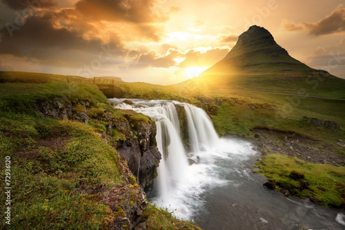Naklejka Wodospad w Islandii