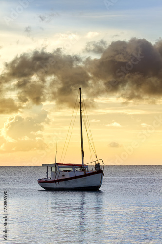 Naklejka łódź morze karaibskie wyspa