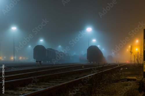 Obraz na płótnie stacja kolejowa noc pociąg kolejowych