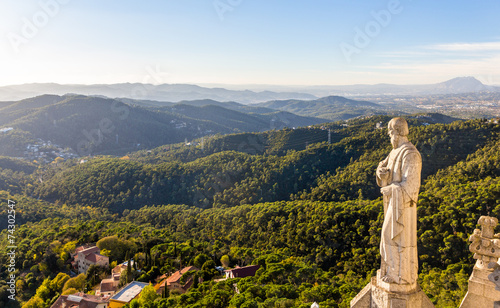 Naklejka barcelona góra statua architektura hiszpania