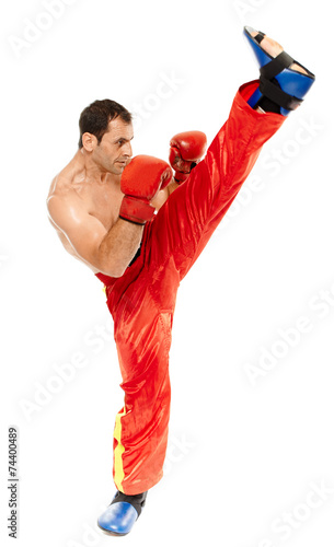 Fotoroleta mężczyzna sztuki walki ćwiczenie przystojny