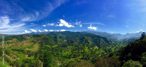 Fototapeta niebo las góra kolumbia niebieski