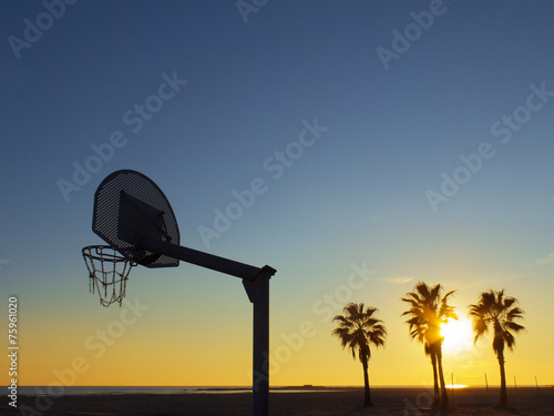 Plakat plaża wybrzeże niebo koszykówka sport