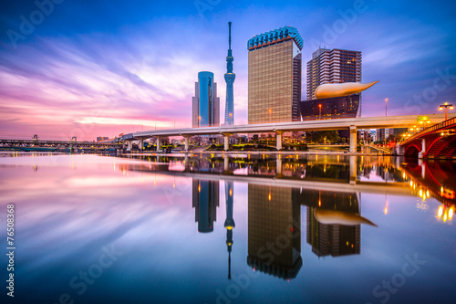 Fotoroleta azjatycki nowoczesny woda wieża architektura