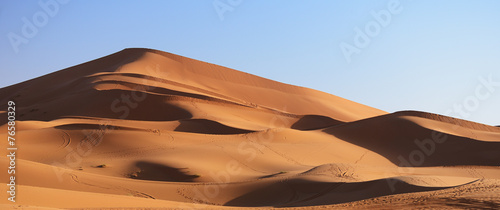 Plakat pustynia spokojny pejzaż wydma