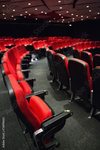 Fotoroleta krzesło film pusty showtime czerwony