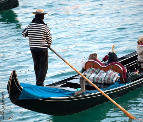 Fotoroleta woda łódź włochy ludzie morze