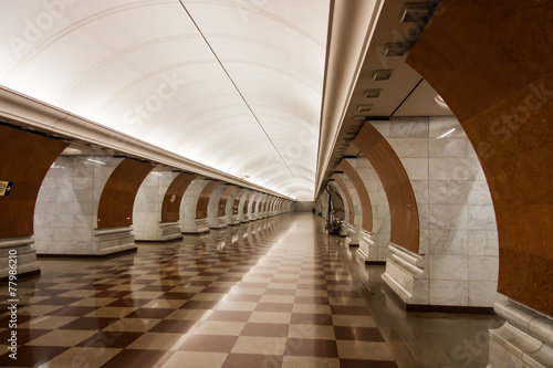 Fotoroleta metro transport peron architektura