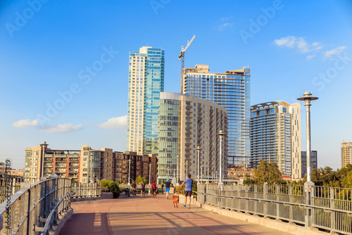 Fotoroleta most nowoczesny panoramiczny park