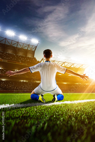 Obraz na płótnie trawa sport ludzie niebo piłka
