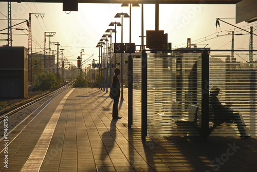 Naklejka peron widok stacja kolejowa samotność