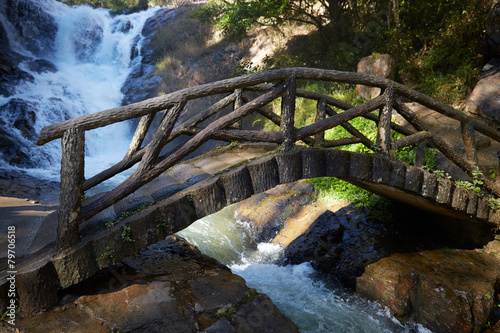 Obraz na płótnie most las pejzaż