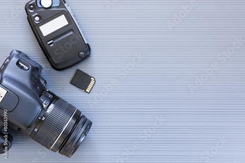 Fotoroleta karta pamięci kamera biurko pulpit