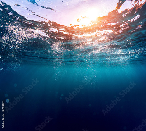 Naklejka tropikalny podwodne słońce