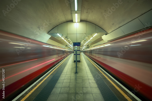 Plakat londyn miejski peron transport
