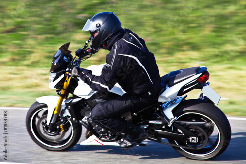 Fototapeta moda trawa rower motocyklista samochód