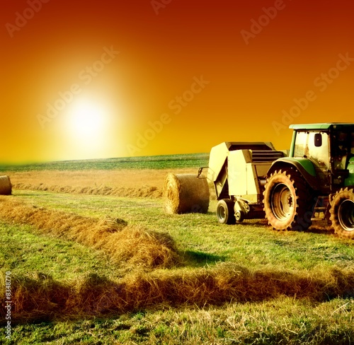 Plakat traktor słońce krajobraz maszyna