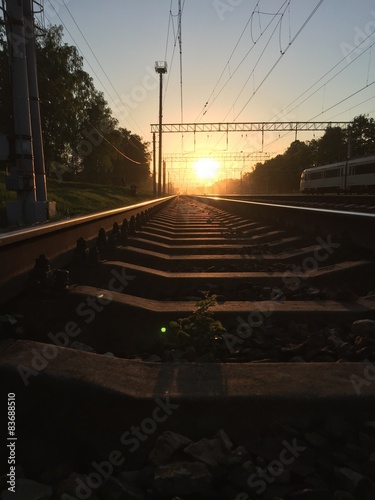 Plakat niebo droga słońce tor kolejowy