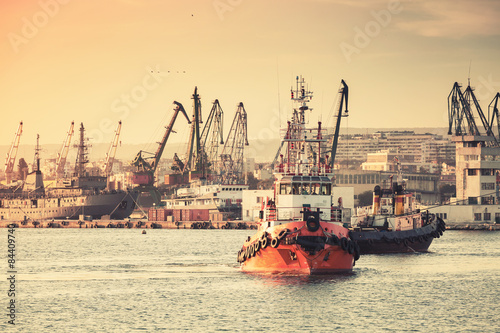 Fototapeta morze statek molo bułgaria