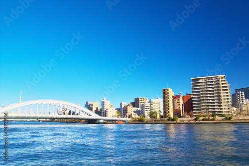 Naklejka błękitne niebo tokio miejski japonia most
