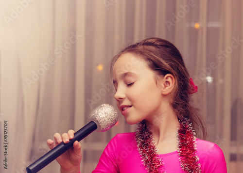 Plakat dziewczynka muzyka dzieci