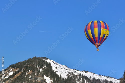 Fotoroleta alpy krajobraz piłka niebo góra