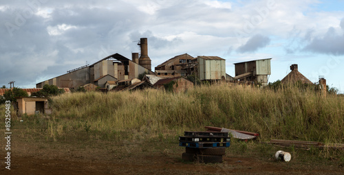 Fototapeta Desolate sugar mill near Koloa, Kauai