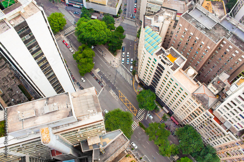 Fotoroleta ulica panoramiczny miejski samochód