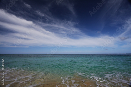 Fotoroleta błękitne niebo raj tropikalny