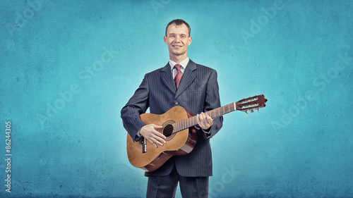 Obraz na płótnie uśmiech muzyka zabawa mężczyzna przystojny
