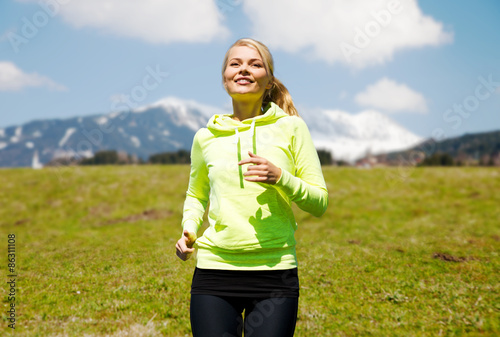 Fotoroleta jogging lekkoatletka ruch góra wieś