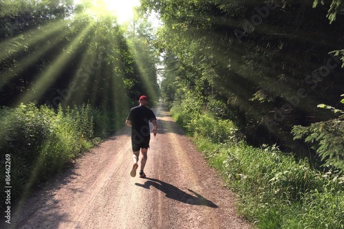Obraz na płótnie rehabilitacja mężczyzna lato jogging las