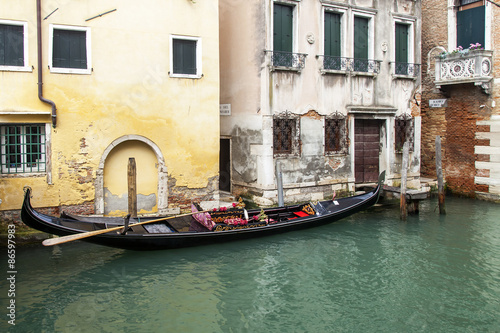 Fotoroleta gondola śródmieście łódź ludzie