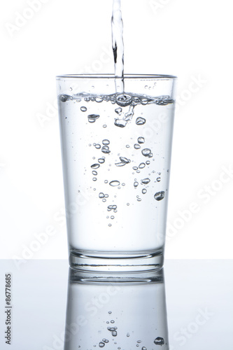 Plakat woda odrzutowiec zdrowy napój przezroczysty