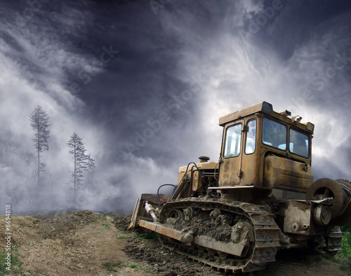 Fototapeta las kolaż natura niebo traktor