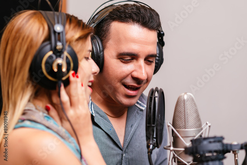 Plakat mikrofon gwiazda śpiew mężczyzna kobieta