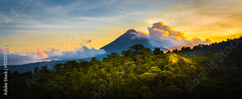 Fototapeta wulkan kostaryka tropikalny dżungla