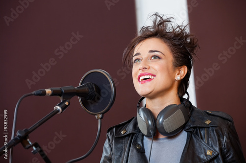 Fototapeta kobieta muzyka mikrofon piękny dziewczynka
