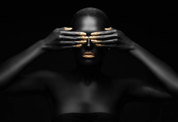 Obraz na płótnie Złoty makijaż pięknej czarnej kobiety