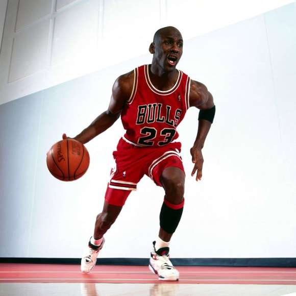 Fototapeta Michael Jordan z piłką
