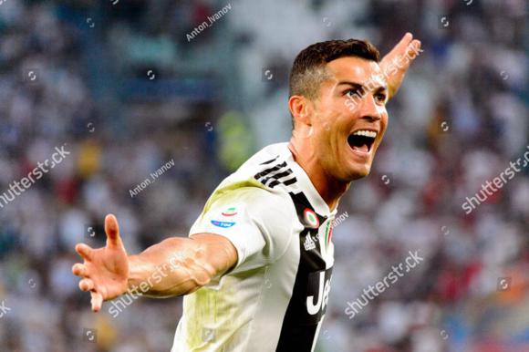 Naklejka Cristiano Ronaldo cieszy się po strzelonej bramce